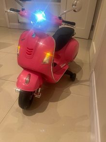 Kids electric Vespa scooter