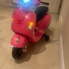 Kids electric Vespa scooter