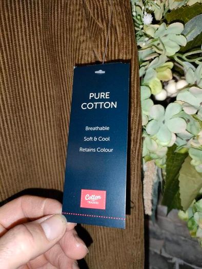 Cotton Traders Baggie Drawer string Cords  Loose fit Size large  36-38 inch waist/ 29inch inside leg