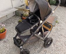 UPPAbaby Vista 2020 with carrycot, toddler seat, Maxi-Cosi adapters, footmuff and PiggyBack board