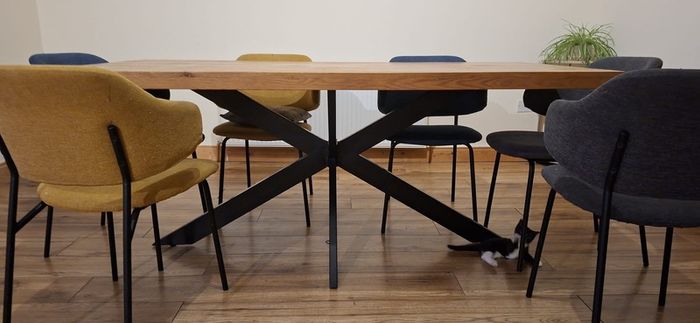 Table and Chairs x 6