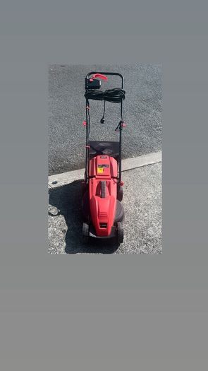 Electric lawnmower