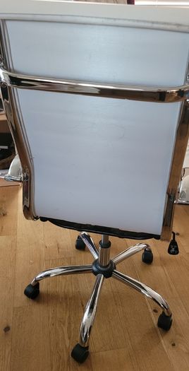 Ergonomic chair