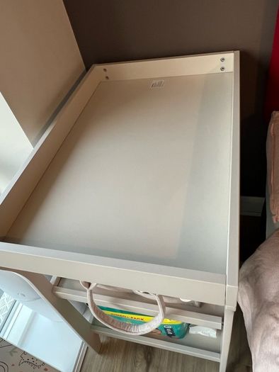 Baby Changing Table (60& Pine, 40% Plywood)