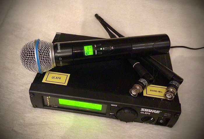 Shure ULXP4 Wireless System with Beta 58A Microphone