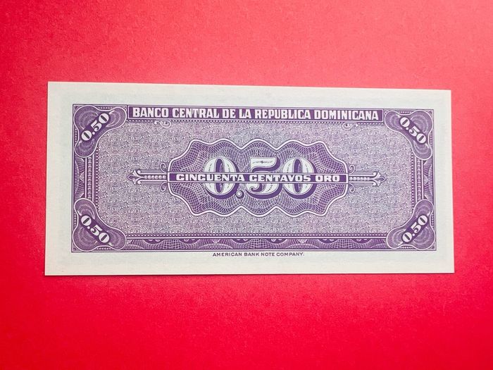 Dominican  Republic  50 CENTAVOS  1961  SCARCE  . Pick  89a . ( Uncirculated )