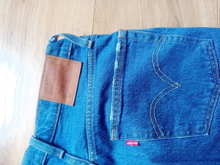 ladies jeans LEVI 501 size 26 28