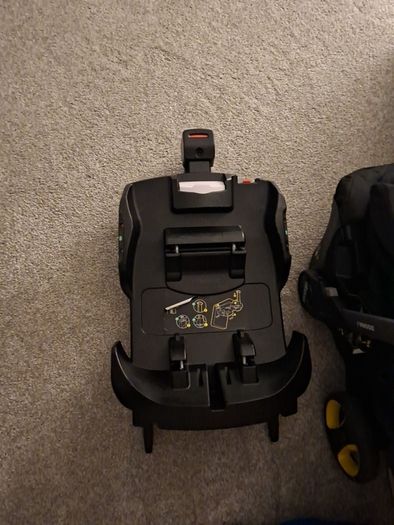 Doona carseat and Isofix Base