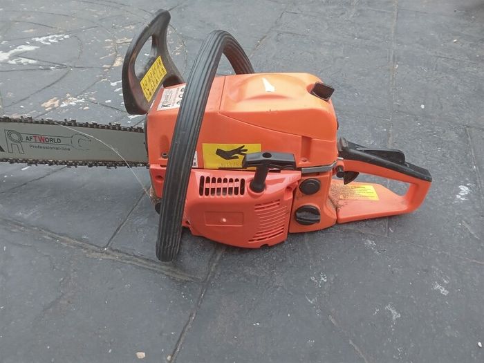 Kraftworld Chainsaw