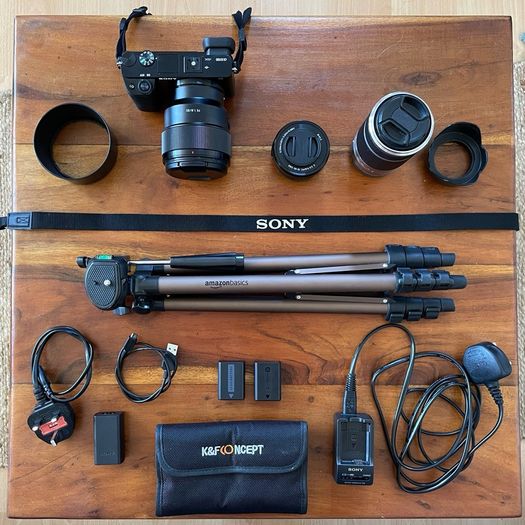 Sony Alpha 6100 JUST 8.204 SHOTS! + 3 lenses + bag + charger + uv filters
