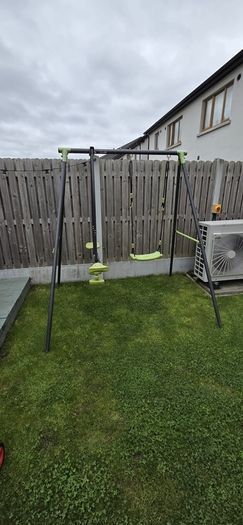 kids swing set