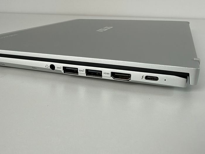 ASUS Chromebook Plus CX54 - As New / Touchscreen / Warranty