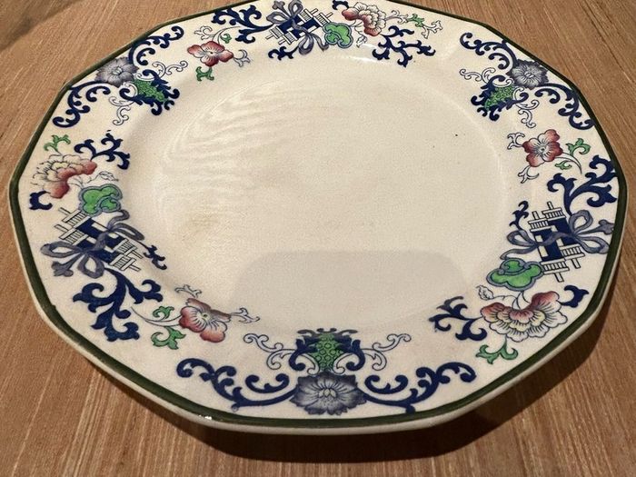 Vintage Royal Doulton Nankin dinner plate in the D3794 patter
