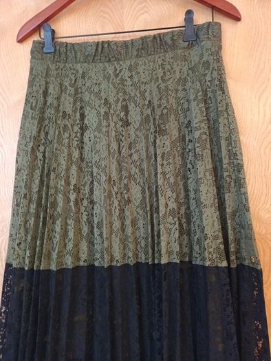 M&S Army  Green Skirt.   S.14.