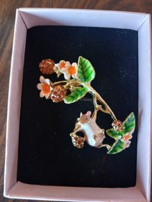 brooch