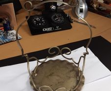 Sugar bowl stand