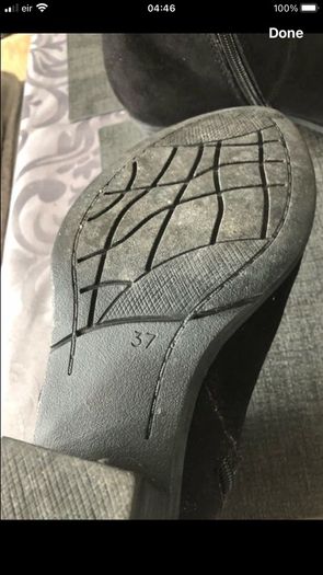 Ladies boots size 4