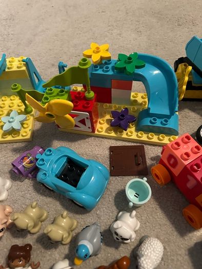 Huge Lego Duplo Joblot / bricks / mini figs / accessories