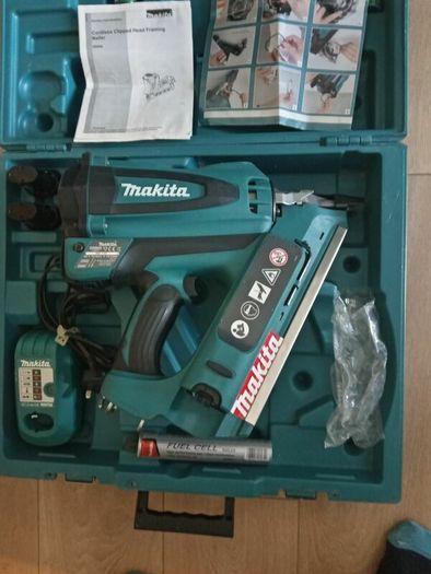 Makita GN900SE 1st fix(Framing) cordless nailer.