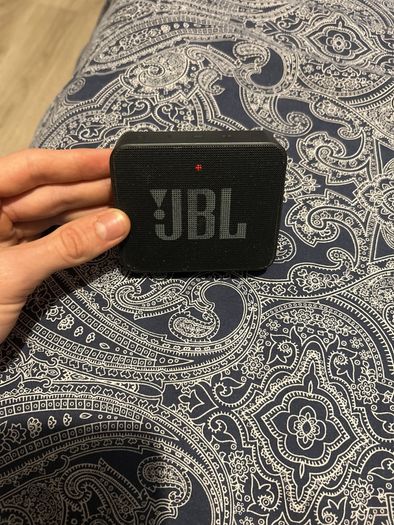 jbl Go essential speaker
