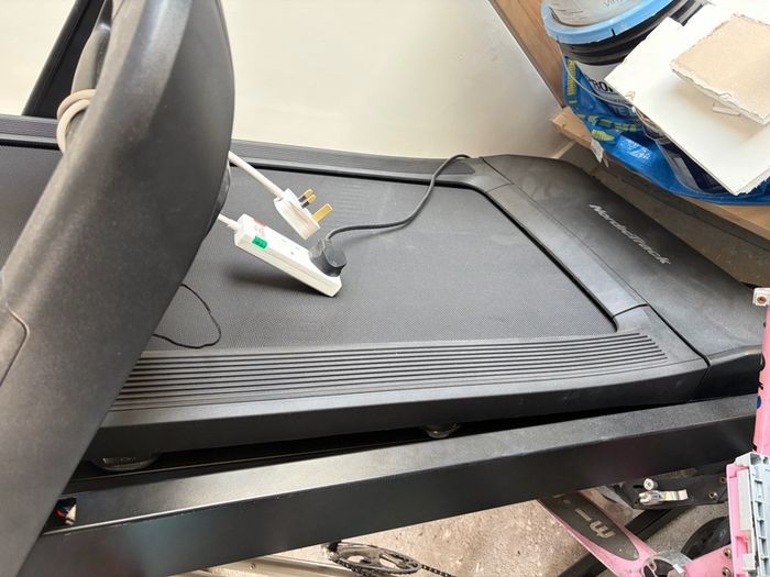 Nordic track T series 10 treadmill. Used excellent condition