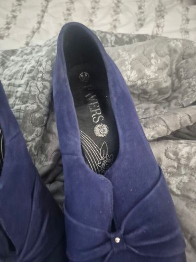 Pavers shoes size 7