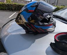 Motorcycle helmet