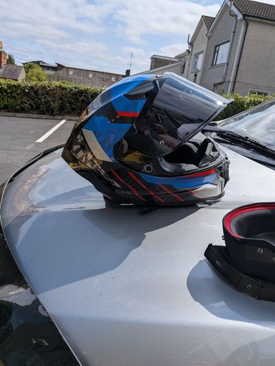 Motorcycle helmet