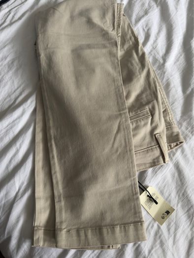 Levis Slim Tapered Chinos