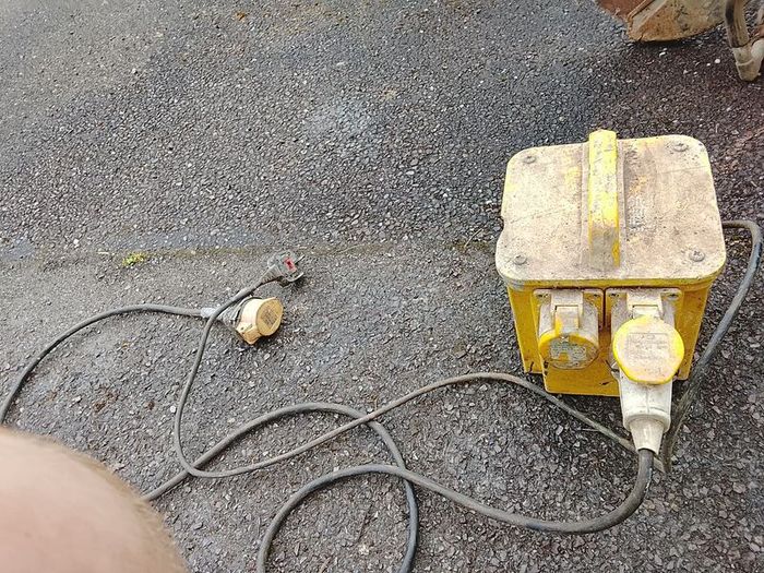 2x partner k 650 consaws and transformer