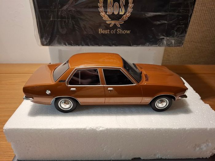 Opel Rekord Series D 2100d 1973 - 1/18 - New In Box