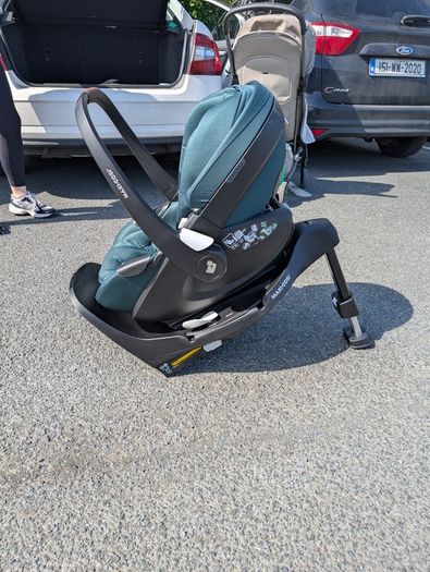 Maxi Cosi Pebble 360 Pro 2 + Sliding Base