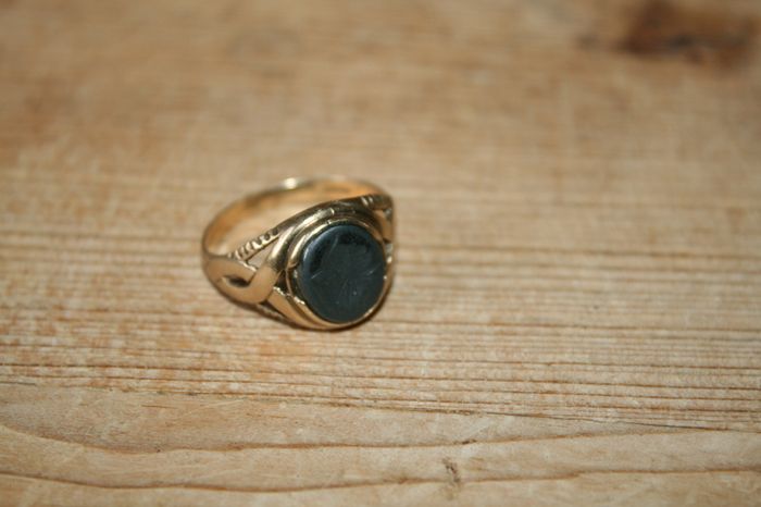 Men's Vintage 9ct Gold Roman Centurion Signet Ring - 3,6g