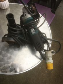 Angle grinder makita