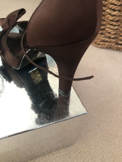 Brown Shoes with peep toe and front bow detail