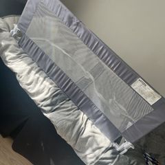 Free bed safety rail