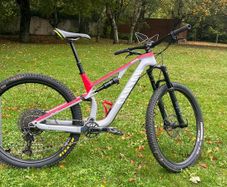 Canyon Neuron CF 8 - Size L - Carbon Trail Bike + Extra Wheelset