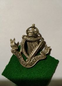 Millitary  Cap Badge  Original