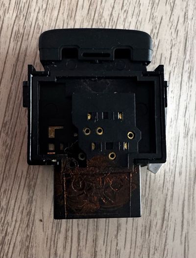 NISSAN QASHQAI +2 stop start button