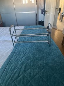 Free extending shoe rack