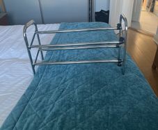 Free extending shoe rack