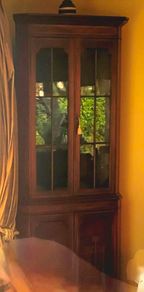 Corner cabinet
