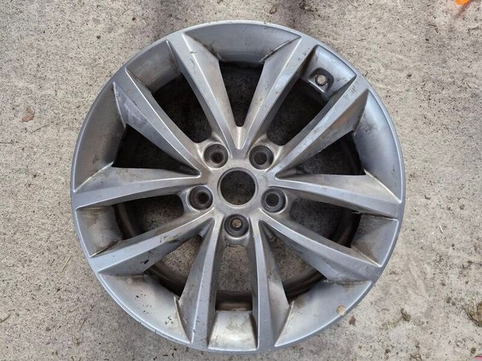 Kia Sorrento 2014-2018 17 inch alloy wheel