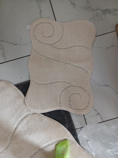 Beautiful Sets Of 4 Mats Multiple Colours