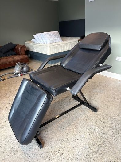 3-section salon facial bed and massage tattoo chair