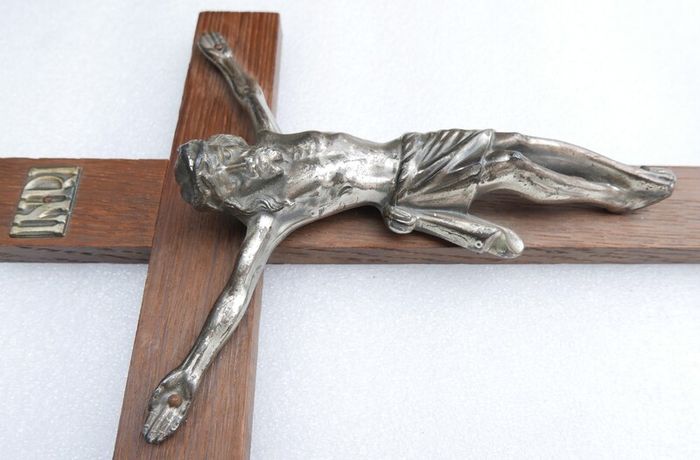 Vintage Wall Hanging Crucifix Wood Cross Heavy Metal Jesus length 12"