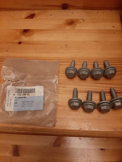 VW Golf mk7/7.5 fuel tank strap bolts