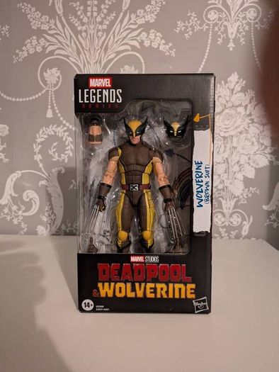 Marvel Legends - Deadpool and Wolverine - Brownsuit Wolverine Figure