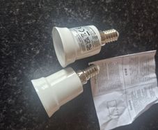Lamp holder adapter E14 to E27