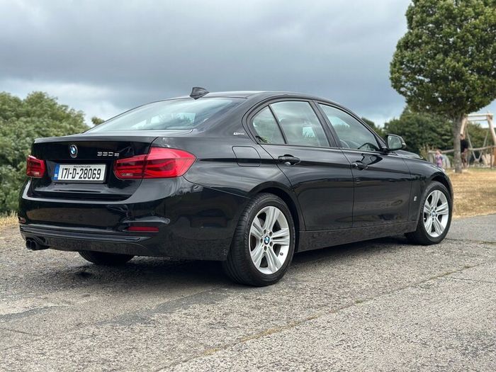 BMW 330e // Low mileage // Perfect condition
